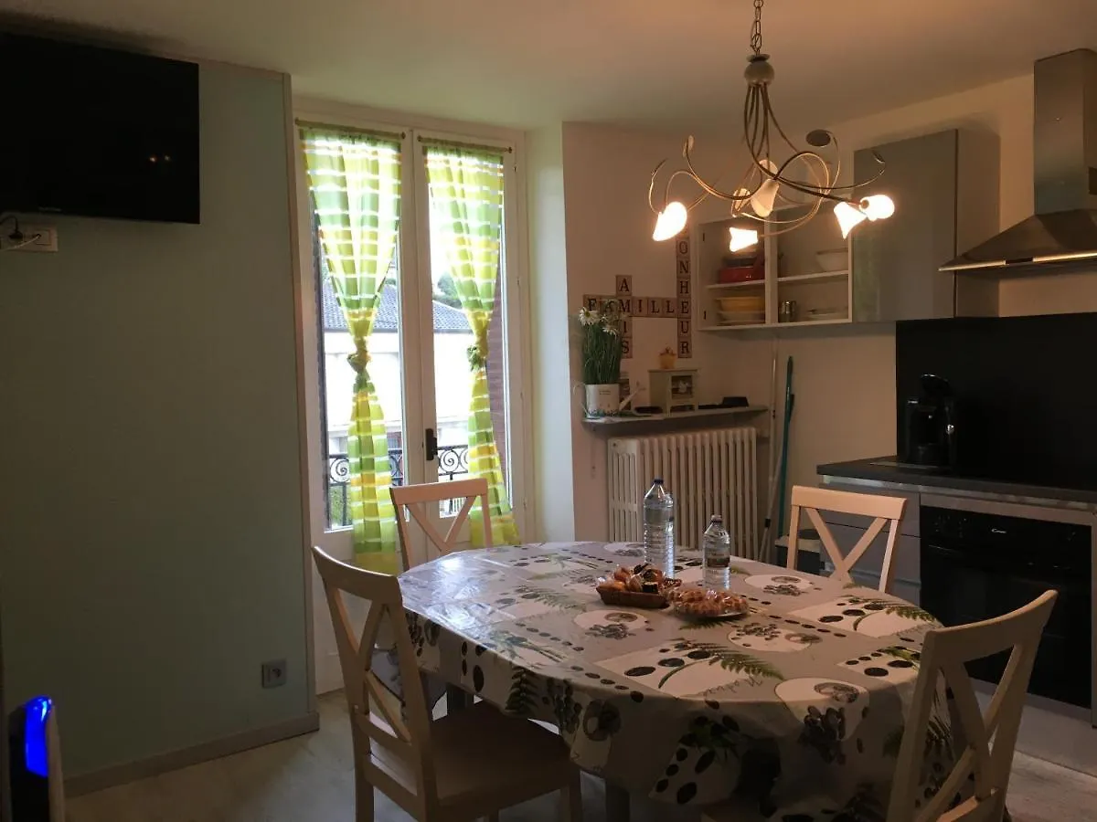 La Loge De Bellerive ,Esprit Design Et Deco Pour 6 Personnes Apartment  Bellerive-sur-Allier